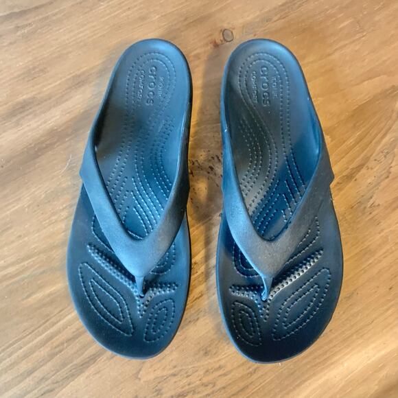 Crocs Kadee II Womens 9 Sandals Black Thong Flip Flops Slip On Beach Pool - Picture 5 of 10